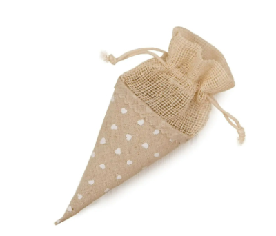 cono corazones para meter arroz, pétalos o detalles para los invitados